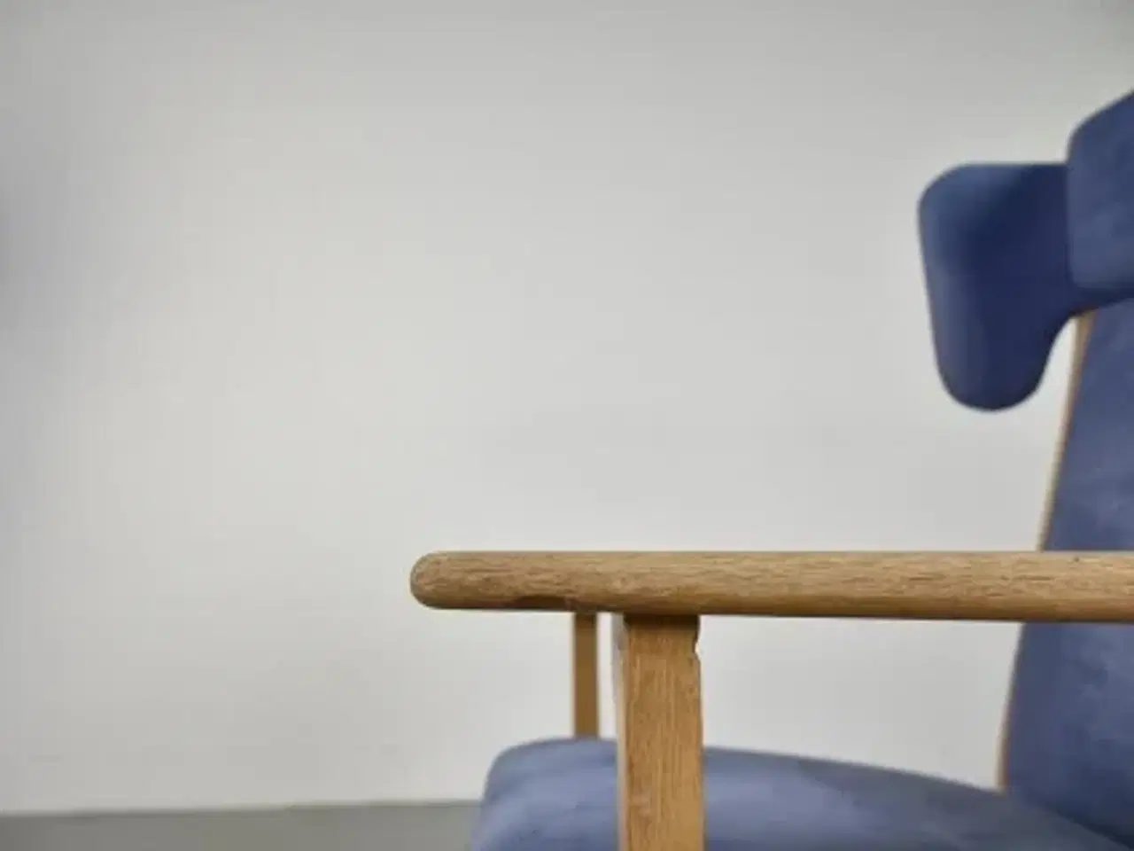 Billede 10 - Wegner lænestol med blåt polster og stel i eg