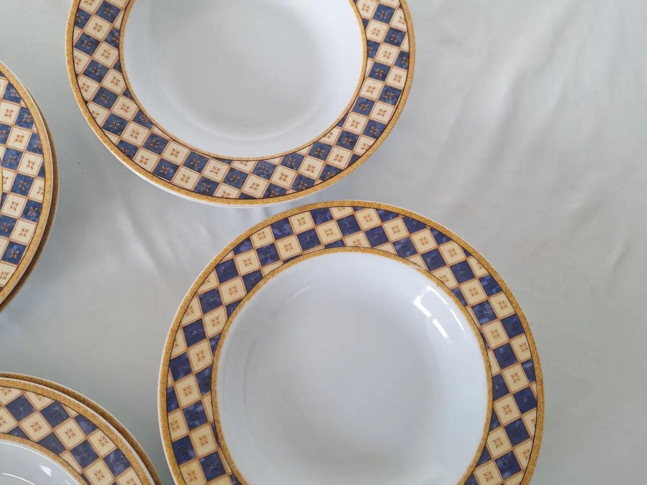 Billede 2 - Tallerkener		