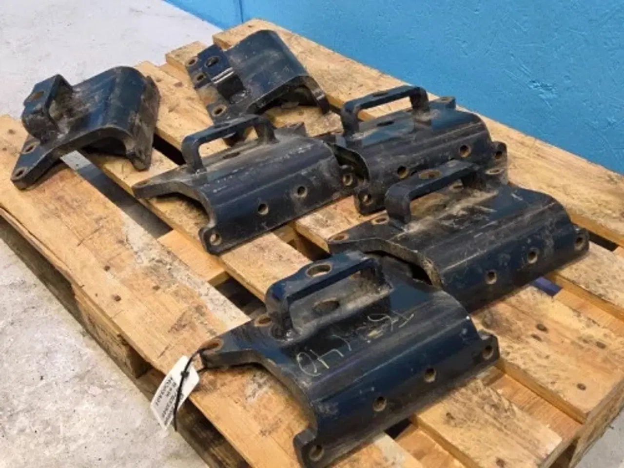 Billede 6 - New Holland T6.125 Beslag 87633845  6Stk