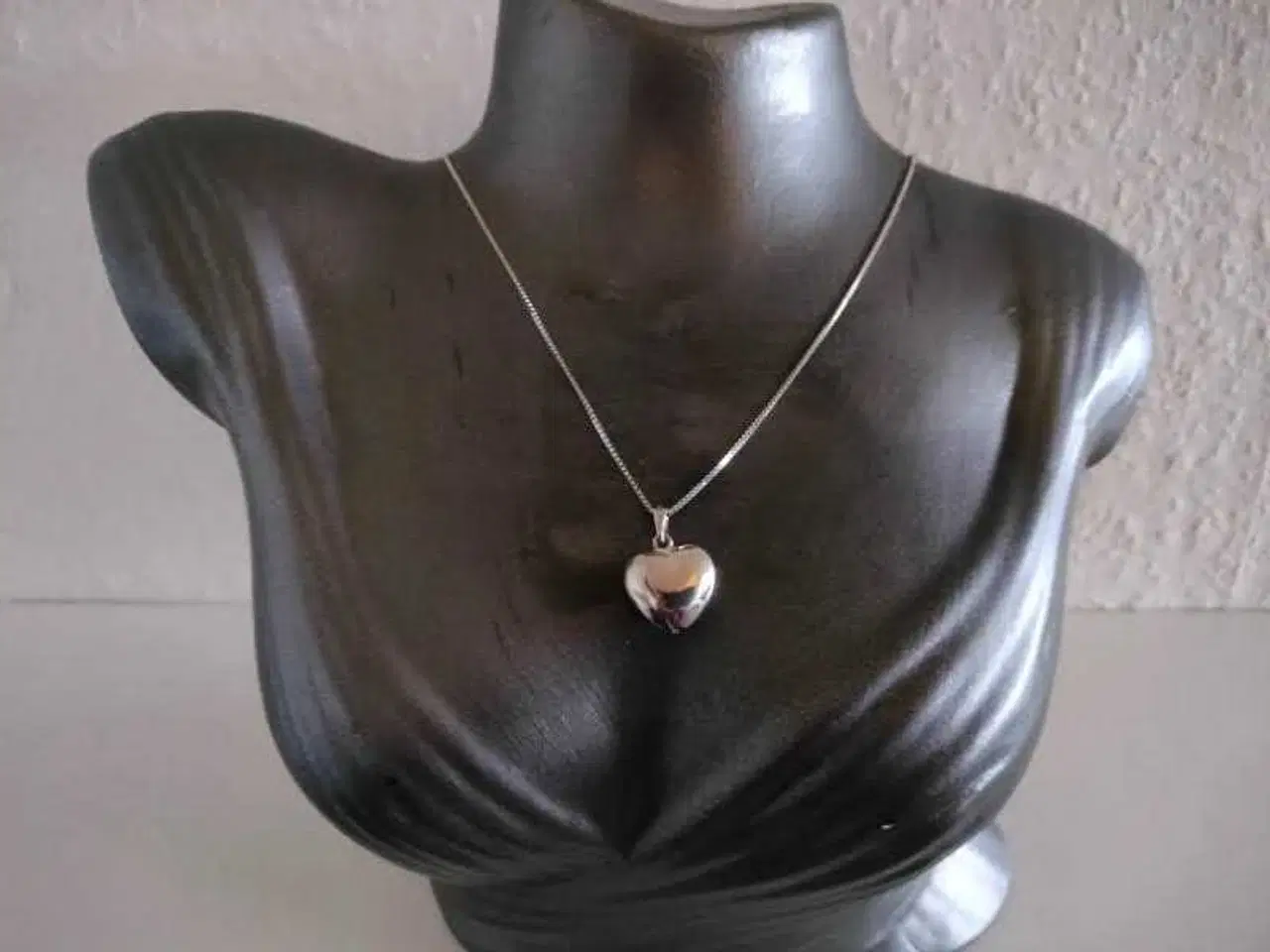 Billede 1 - Ny/ubrugt hjerte vedhæng+ 50 cm kæde i 925 sterlin