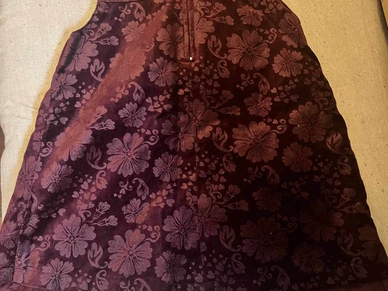 Billede 2 - Sød kjole fra H&M.