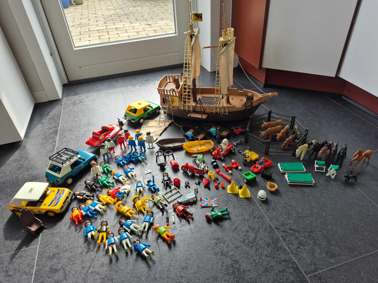 Billede 1 - Kæmpe playmobil lot