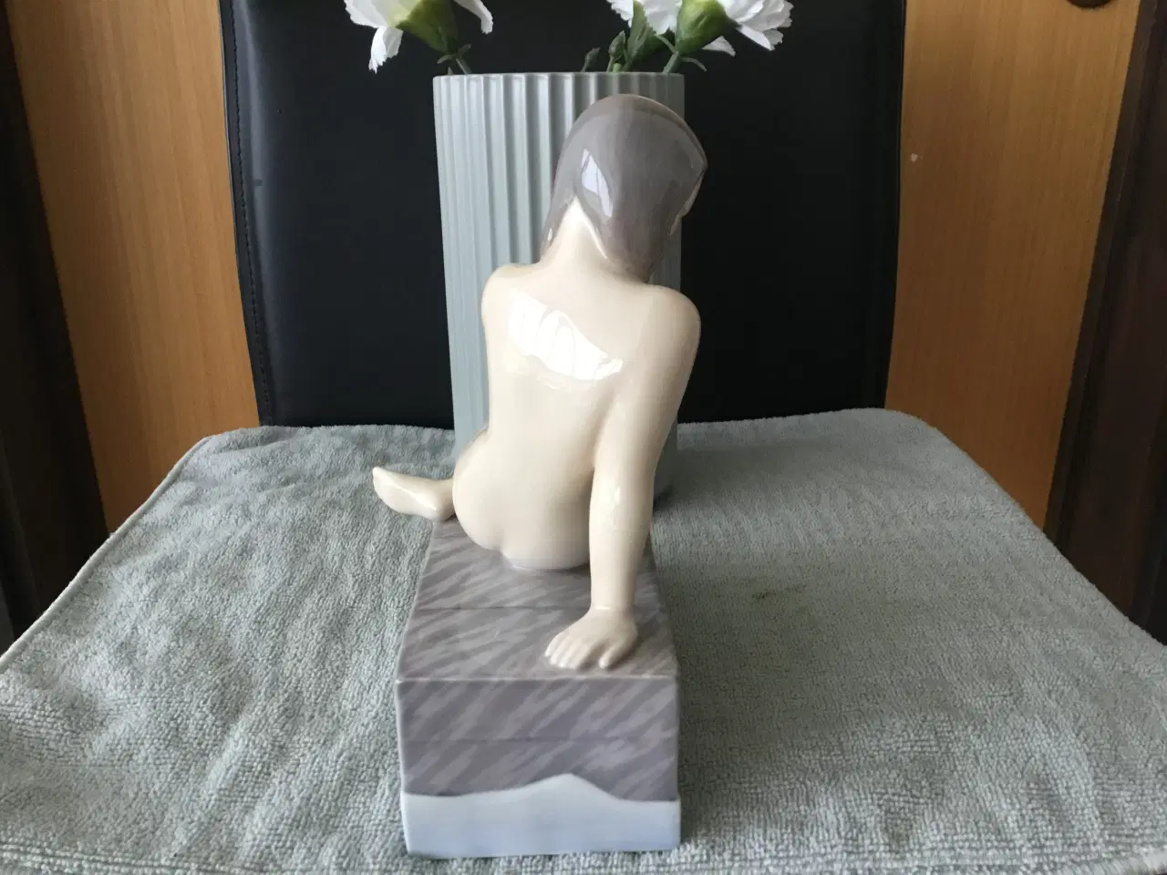 Billede 3 - Flot pige figur i porcelæn