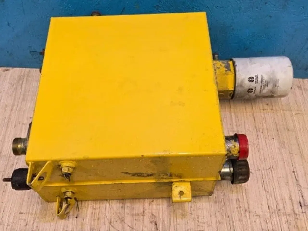 Billede 3 - New  Holland TX68 Hydrauliktank 84000629
