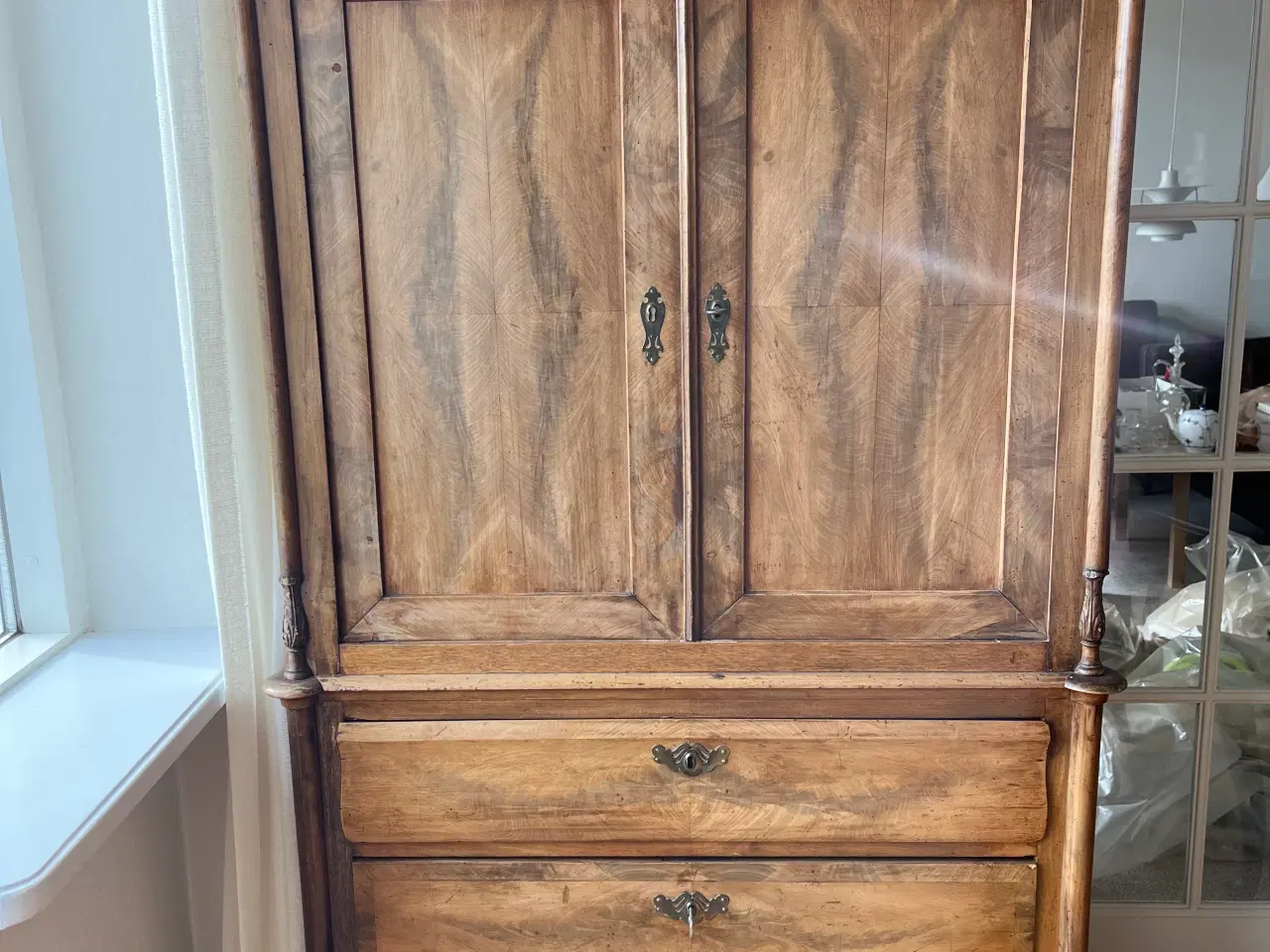 Billede 19 - Gamle møbler gives væk