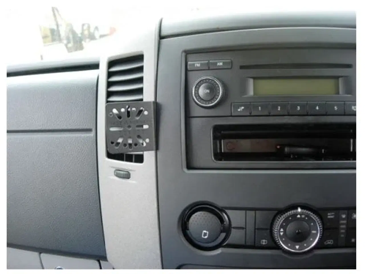 Billede 1 - Mobilbeslag Mercedes Sprinter, VW Crafter 06-18