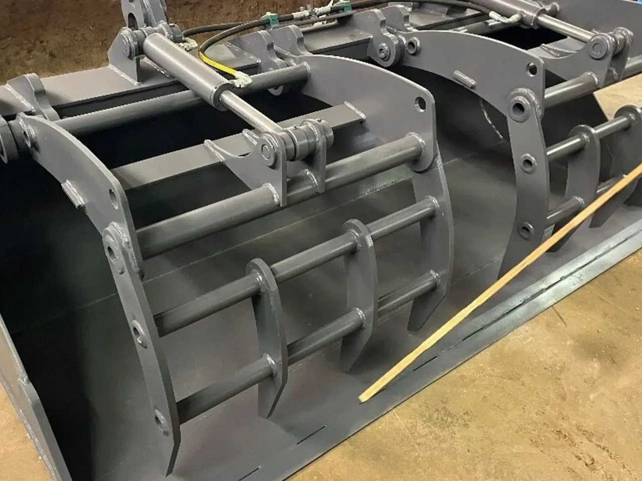 Billede 1 - Skovl med overfaldklo Dobbelt overfaldklo