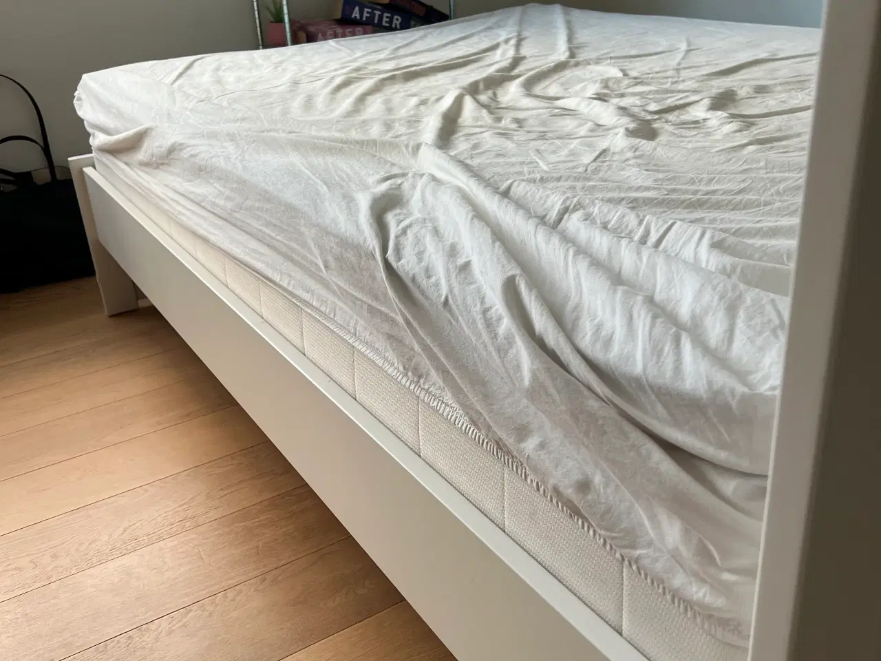 Billede 4 - Sengeramme inkl. madras