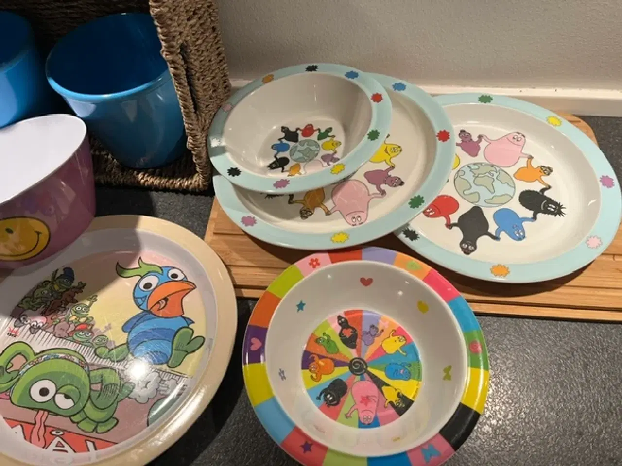 Billede 5 - Stort sæt børneservice i melamin - 14 dele inkl. k