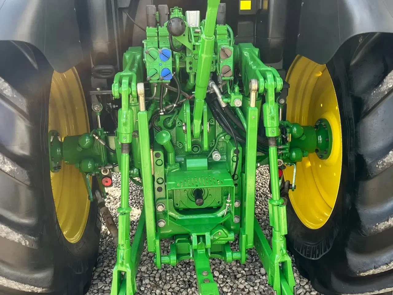 Billede 4 - John Deere 6115R Med frontlæsser og krybegear