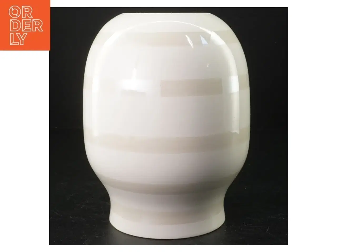 Billede 2 - Hvid keramikvase fra K&#228;hler (str. 21 x 16 cm)