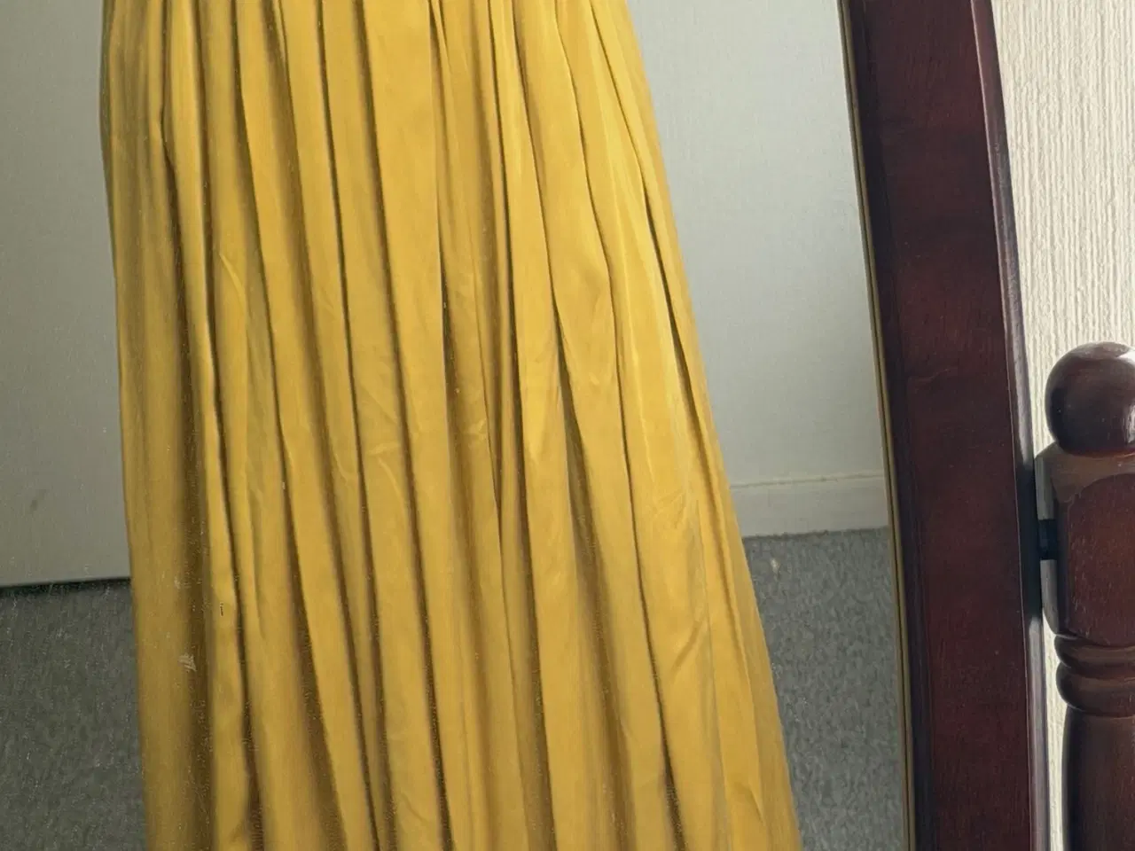 Billede 4 - Papagena silke sæt nederdel samt bluse str. M