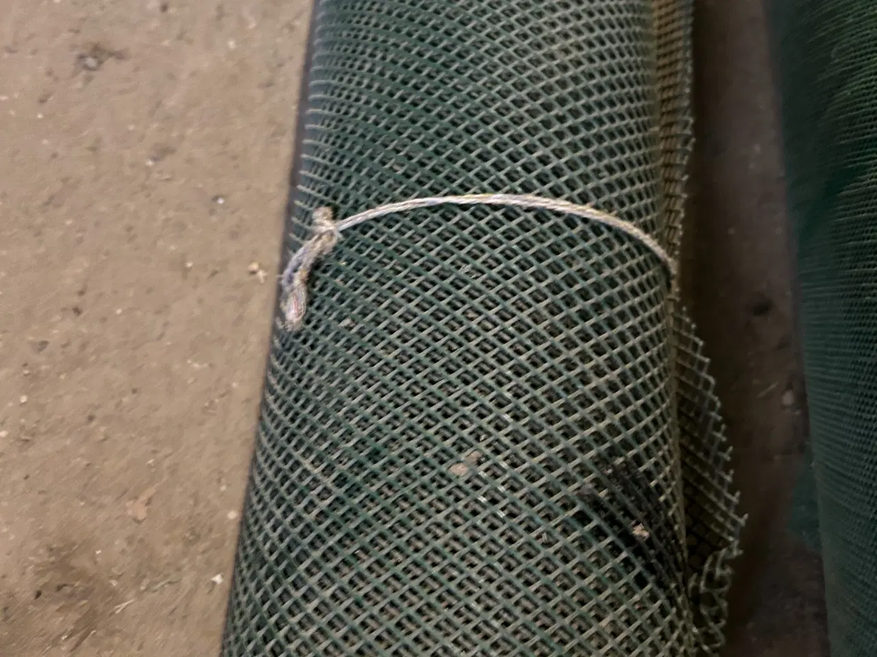 Billede 2 - Hegn med små masker