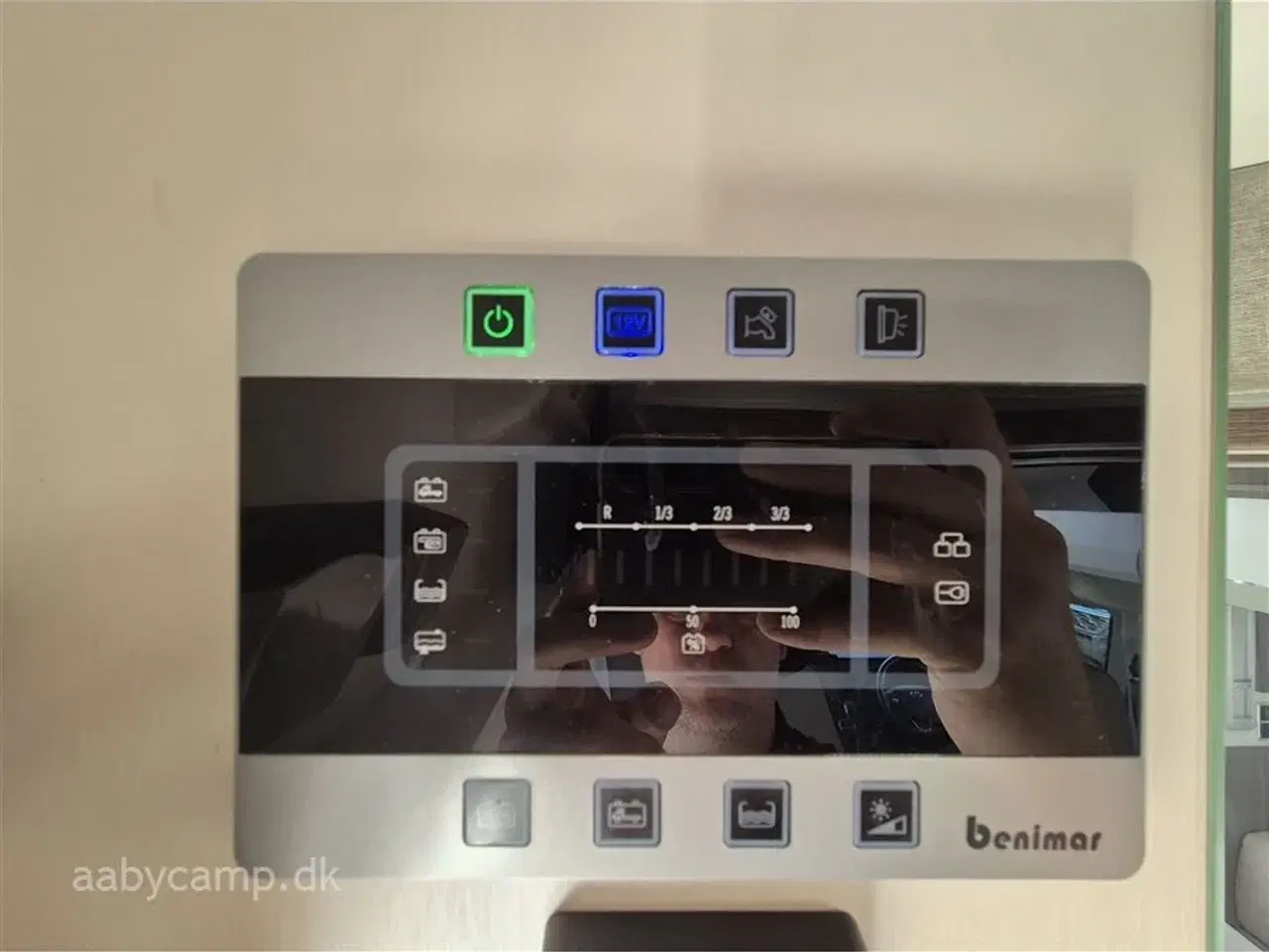 Billede 21 - 2022 - Benimar Tessoro T496   Nk pakke. Automatgear. solceller. Batterier. Markise. Elektrisk indgangstrin. Queensbed.