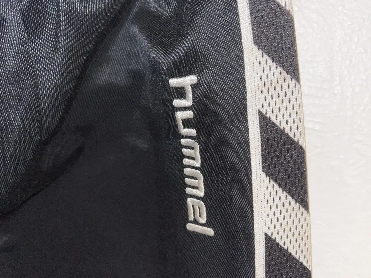 Billede 2 - Hummel fodboldknickers str. 176. 