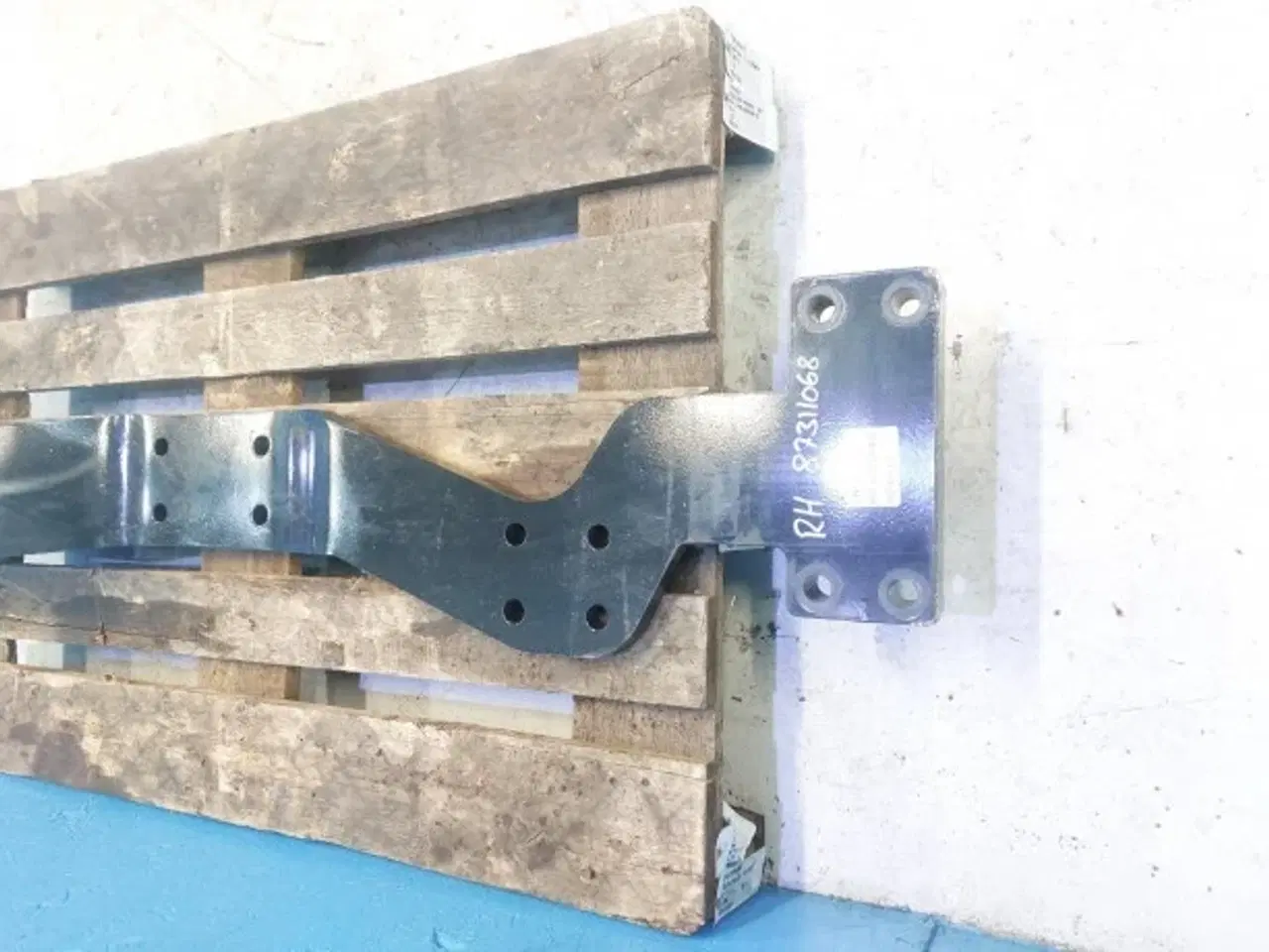 Billede 3 - New Holland T7 Højre motorvange 87311068