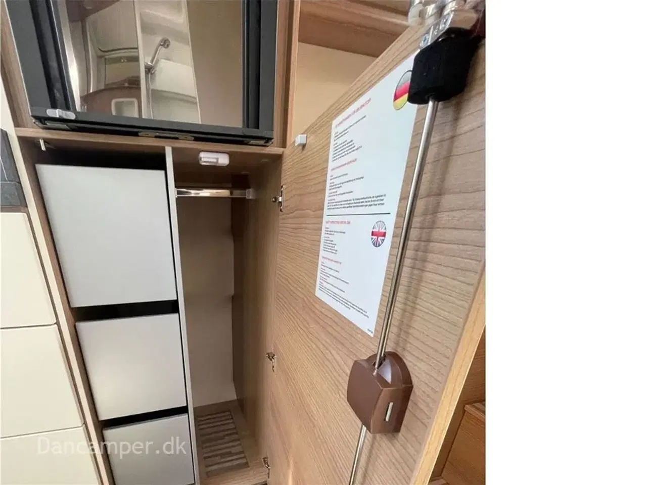 Billede 26 - 2024 - Carthago van 640 LE GT   MESSEPRIS kr. 1.099.900,- SPAR kr. 156.630,- Topmodel - enkeltsenge, Ko-øje-vinduer i bag, 9-trins automatgear, skiltegenkendelse, fjernlysassistent, navigation, Pioneer mediacenter, m.m.m.