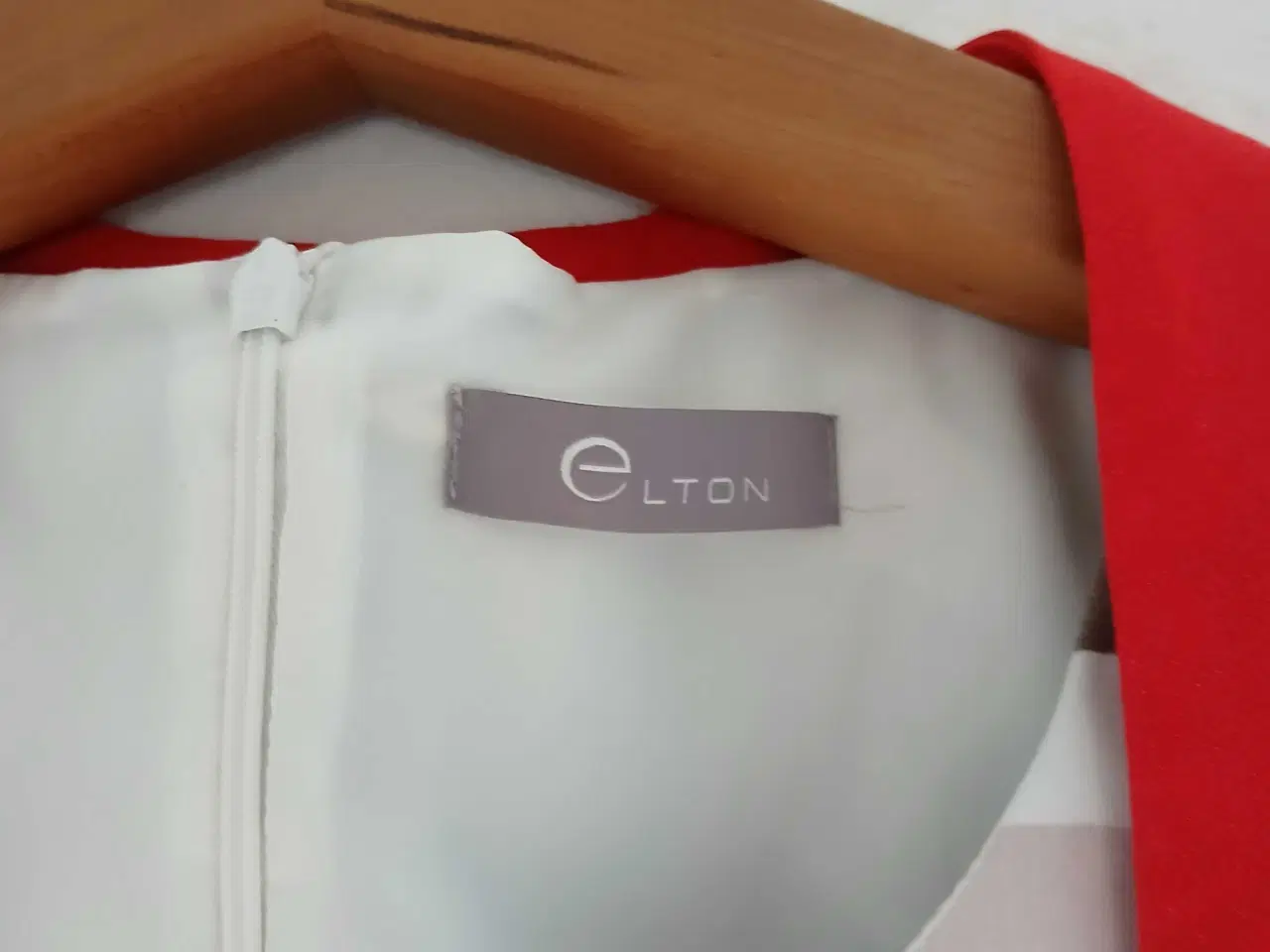 Billede 4 - Festlig kjole med jakke.