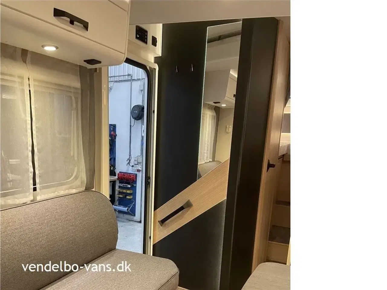 Billede 27 - 2024 - SunLight T 67   Enkeltsenge + hæve/sænkeseng 5.S. sele plads