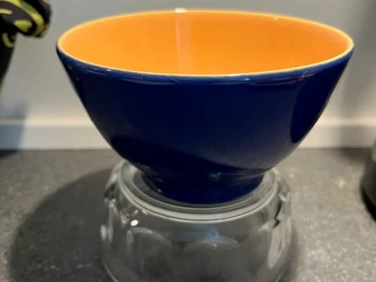 Billede 1 - Flot Italiensk Keramikskål i Komplementærfarver