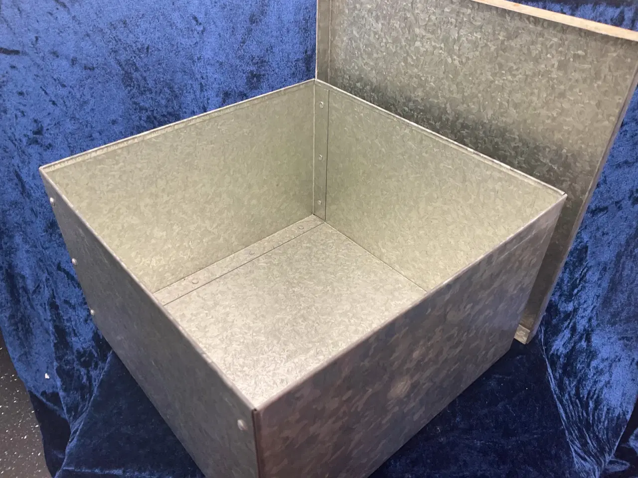 Billede 2 - Metal boks