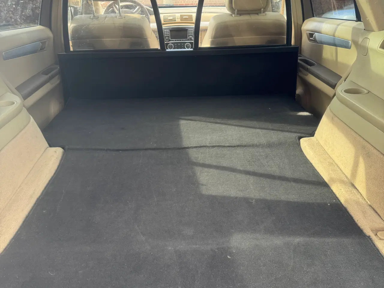 Billede 7 - Mercedes R320 4Matic 4x4, med Våben + Ammo skab