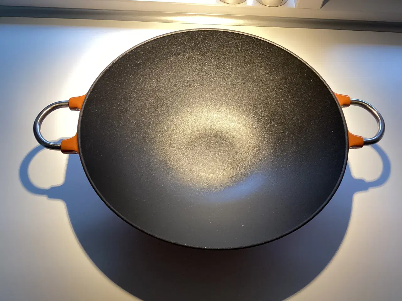 Billede 3 - Pæn og velholdt støbejerns wok