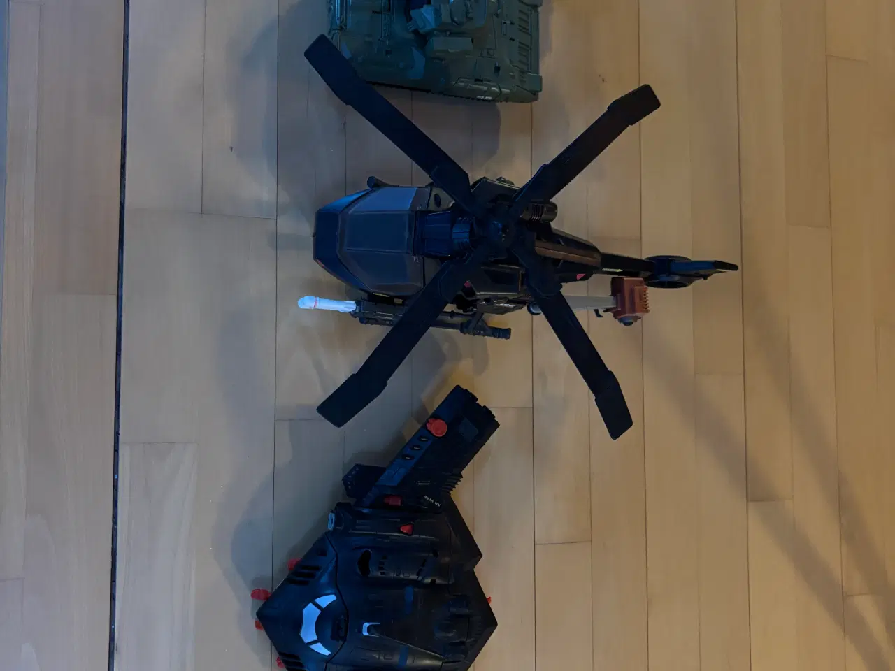 Billede 4 - LegetøjsBiler og Fly med Bane