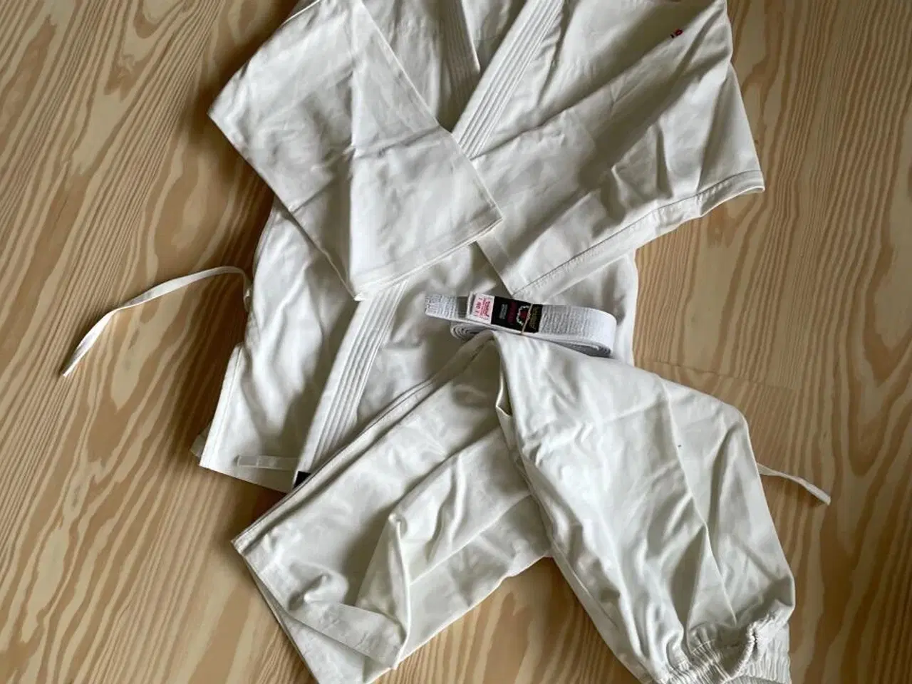 Billede 3 - Som ny - Jiu jitsu dragt str. 160 DanRho