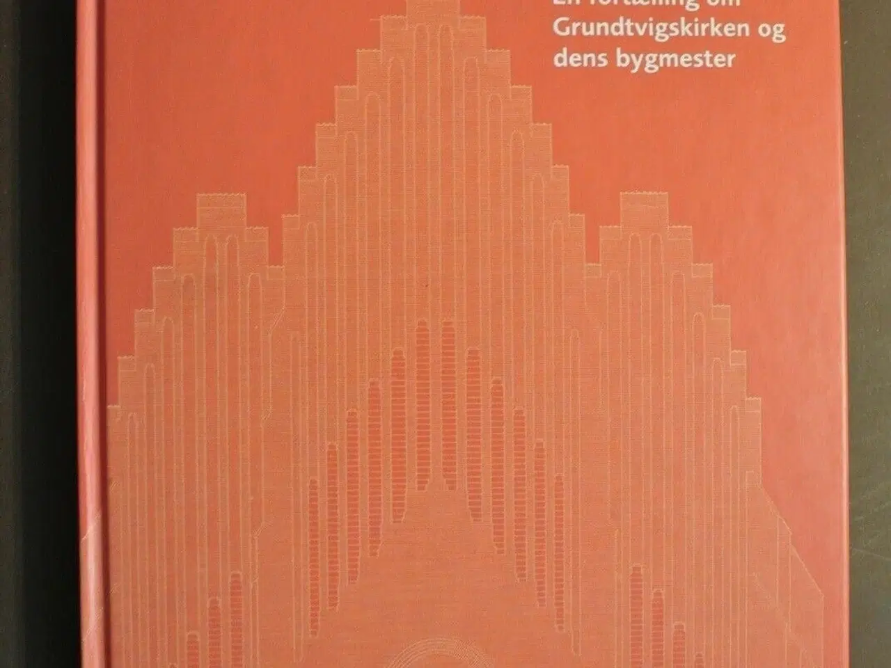 Billede 1 - som i et stof - en fortælling om grundtvigskirken 