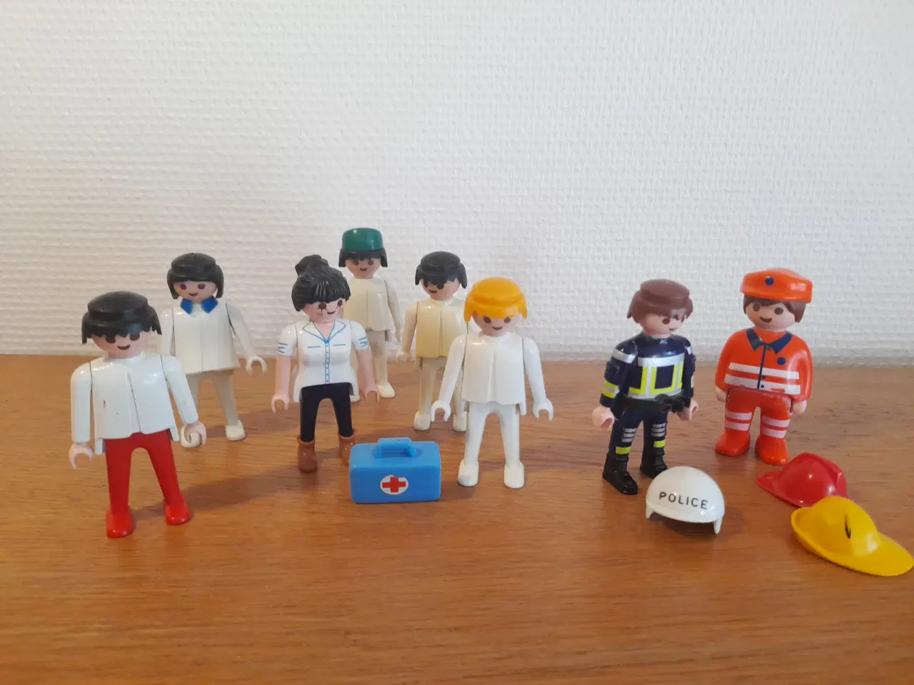 Billede 1 - Playmobil: Læger, sygeplejersker m.m