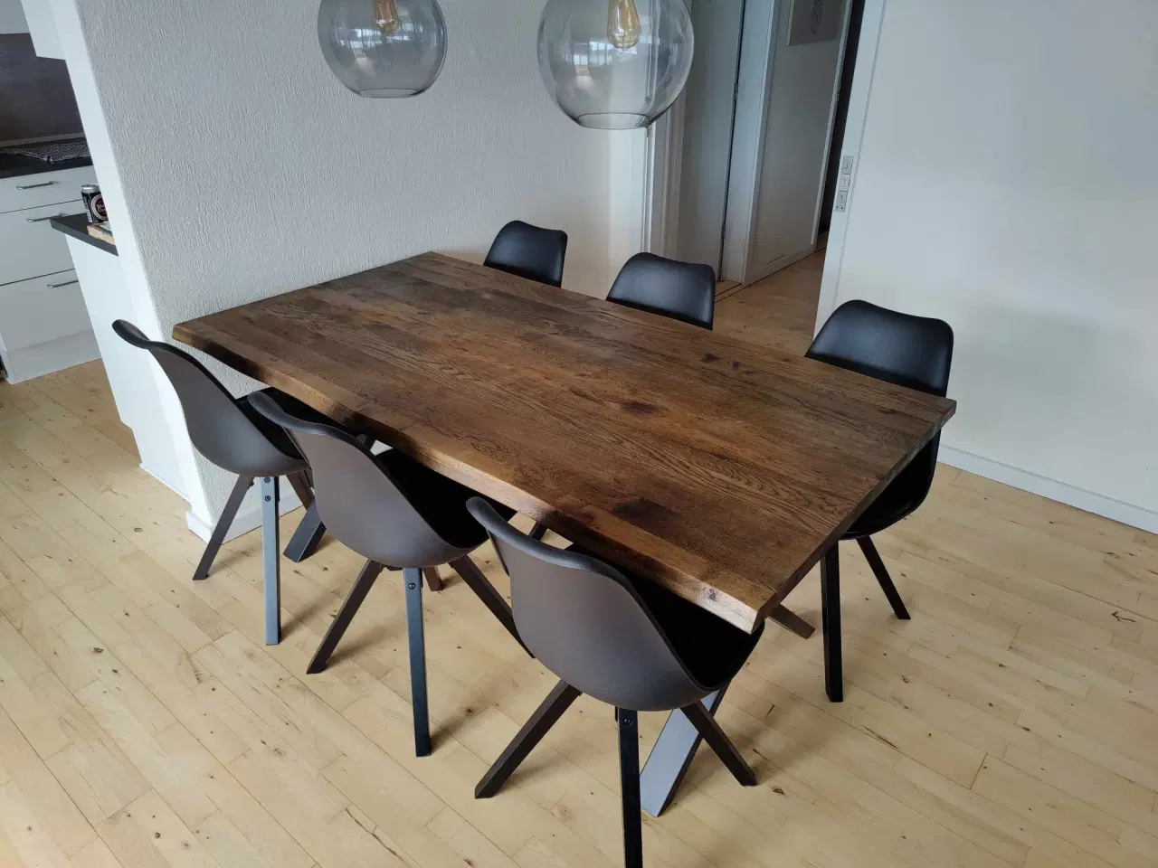 Billede 1 - Visborg spisebord med 6 stk. Enna spisebordsstole
