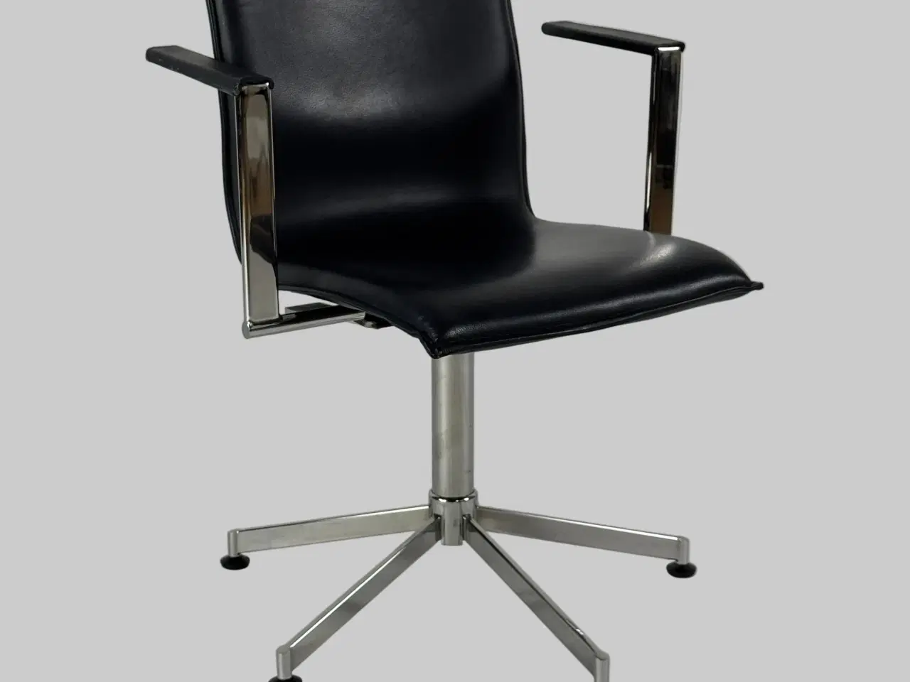 Billede 1 - Magnus Olesen Inferno Stol m. Armlæn – Sort Læder