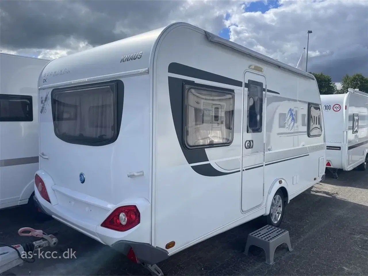 Billede 2 - 2018 - Knaus Südwind Silver Selection 450 FU   Knaus Südwind Silver Selection årg. 2018 4 sovepladser, 5 siddepladser, mover, posemarkise, cykelholder.