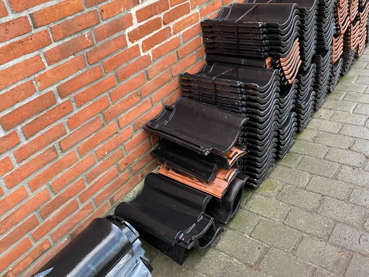 Billede 2 - Sort ædelengoberede tagsten