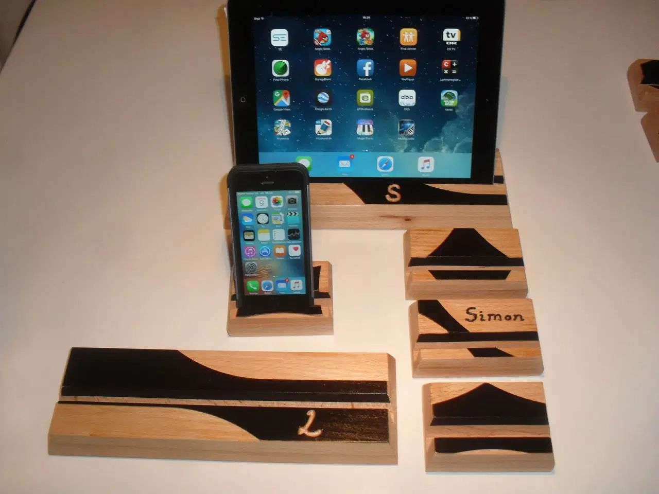 Billede 3 - Tabletholder i træ håndlavet