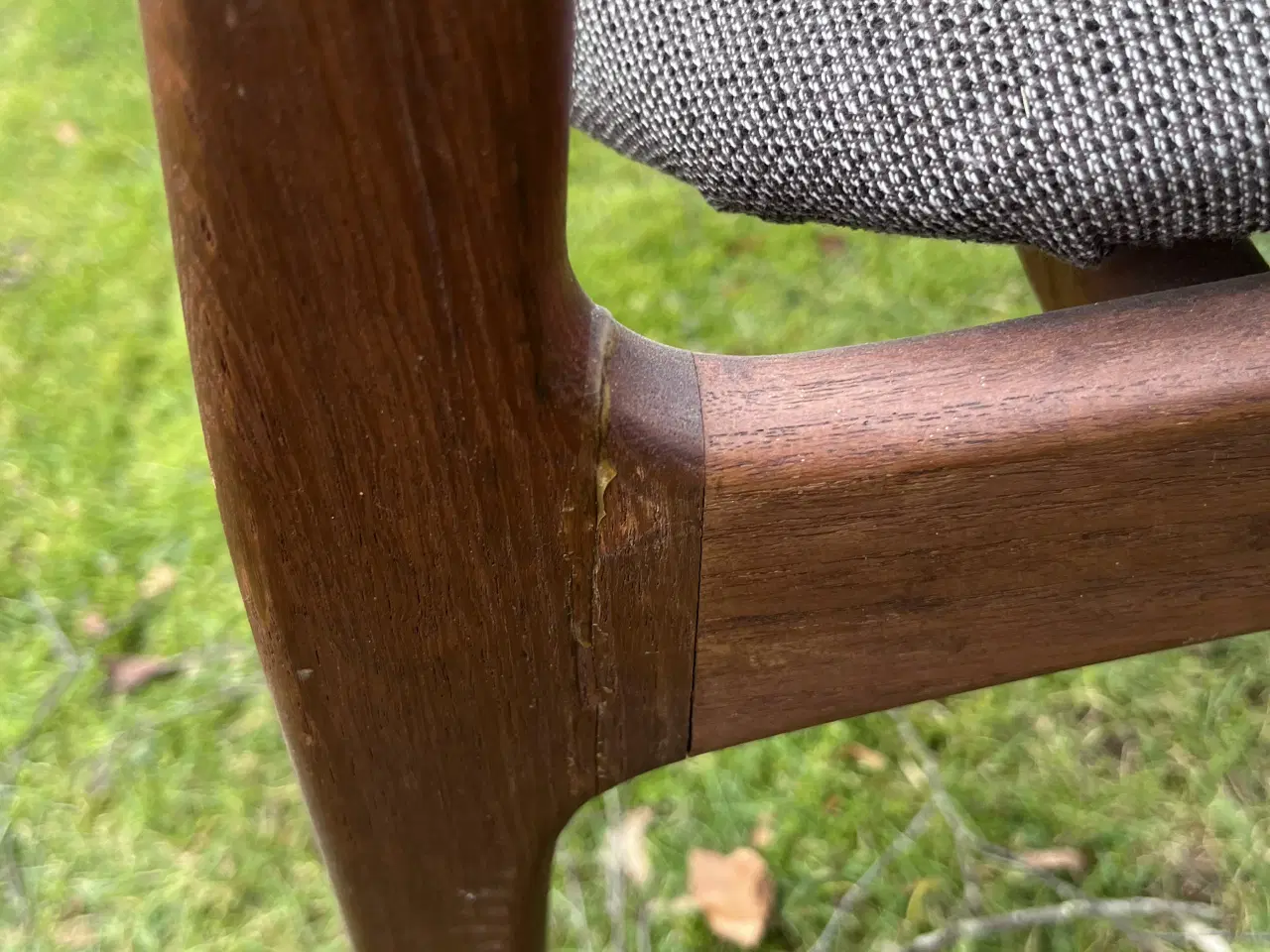 Billede 7 - Elegant spisebordsstol i dansk design