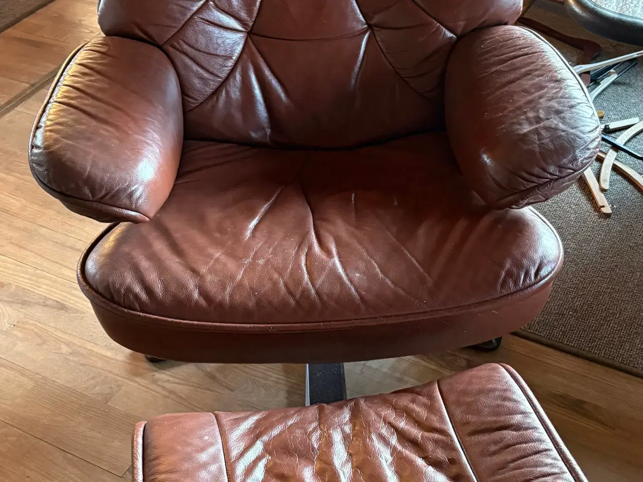 Billede 1 - Lænestol + skammel