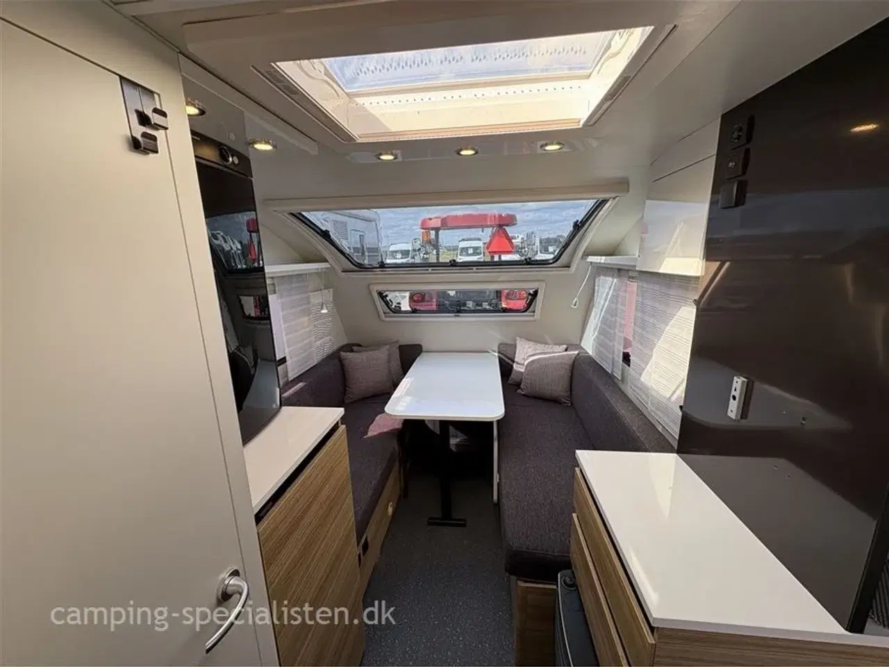 Billede 9 - 2018 - Adria Action 361 LH Panorama   Adria Action 361 LH 2018 - Se den nu hos Camping-Specialisten.dk