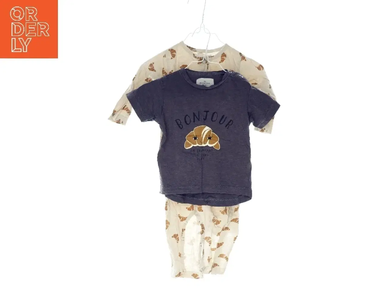 Billede 1 - T-shirt og heldragt (str. 68 cm)