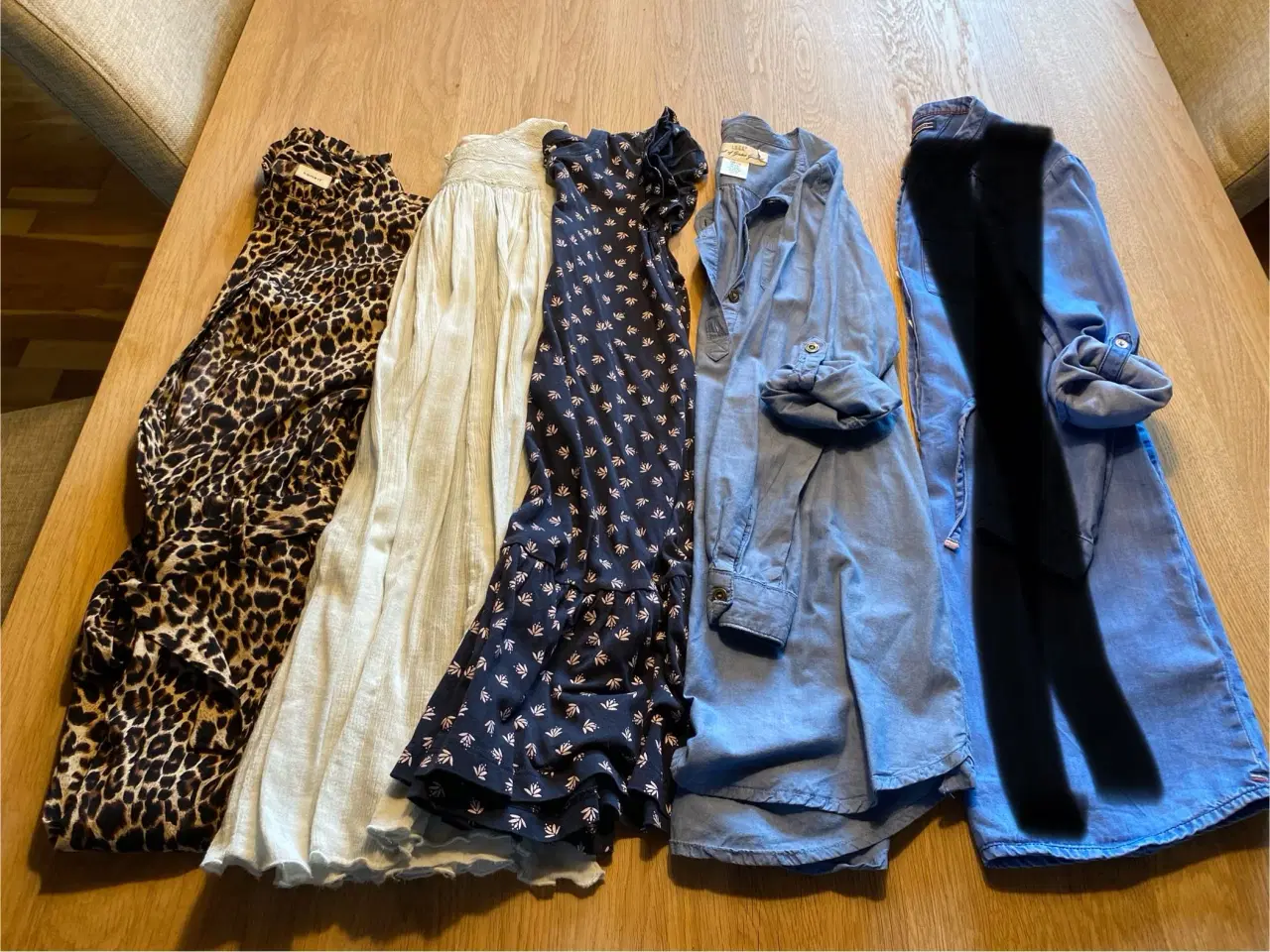 Billede 3 - Hummel jakke 128 og mere tøj i 128