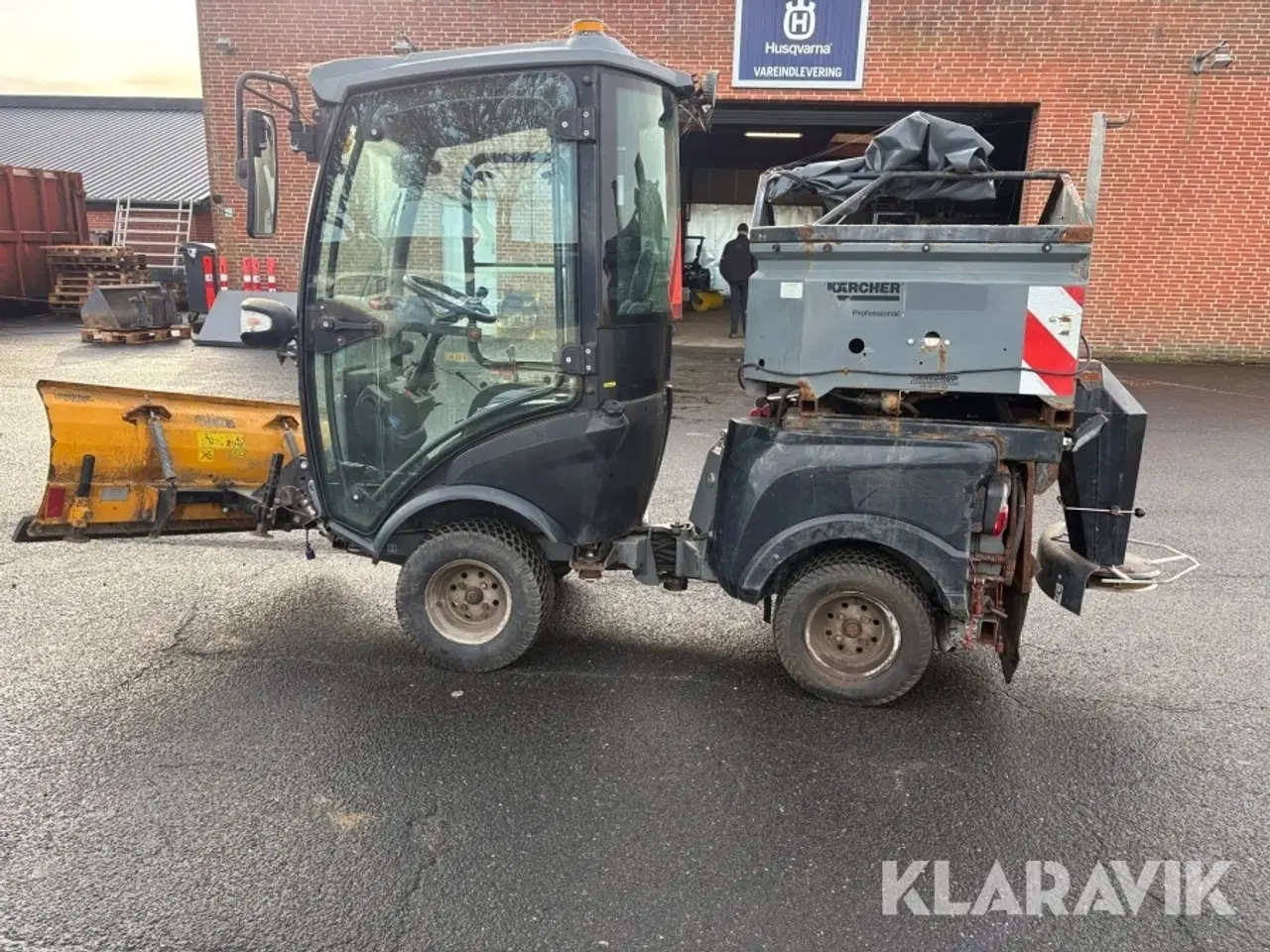 Billede 8 - Redskabsbærer Kärcher MIC C