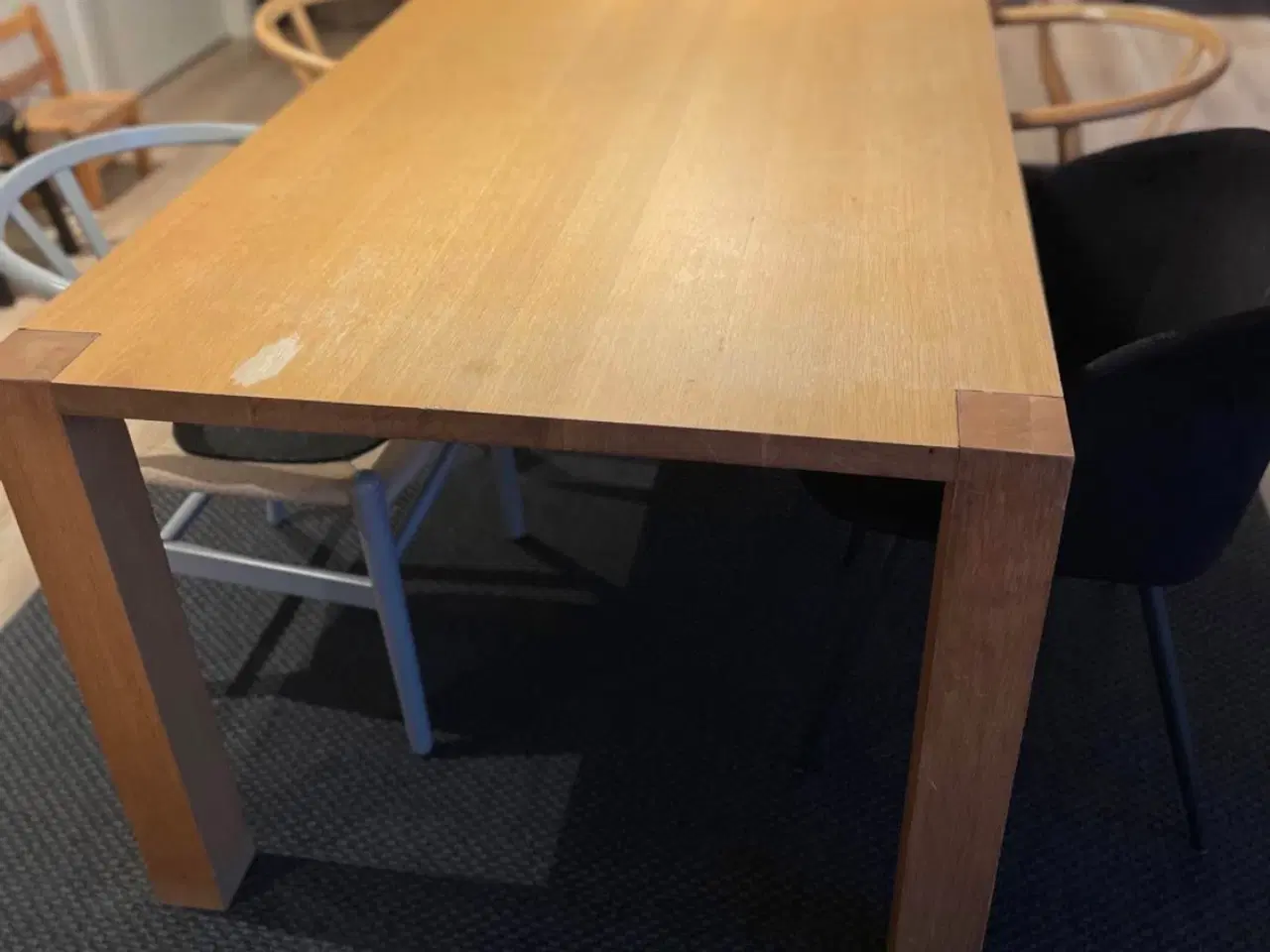 Billede 1 - Spisebord i egettæ