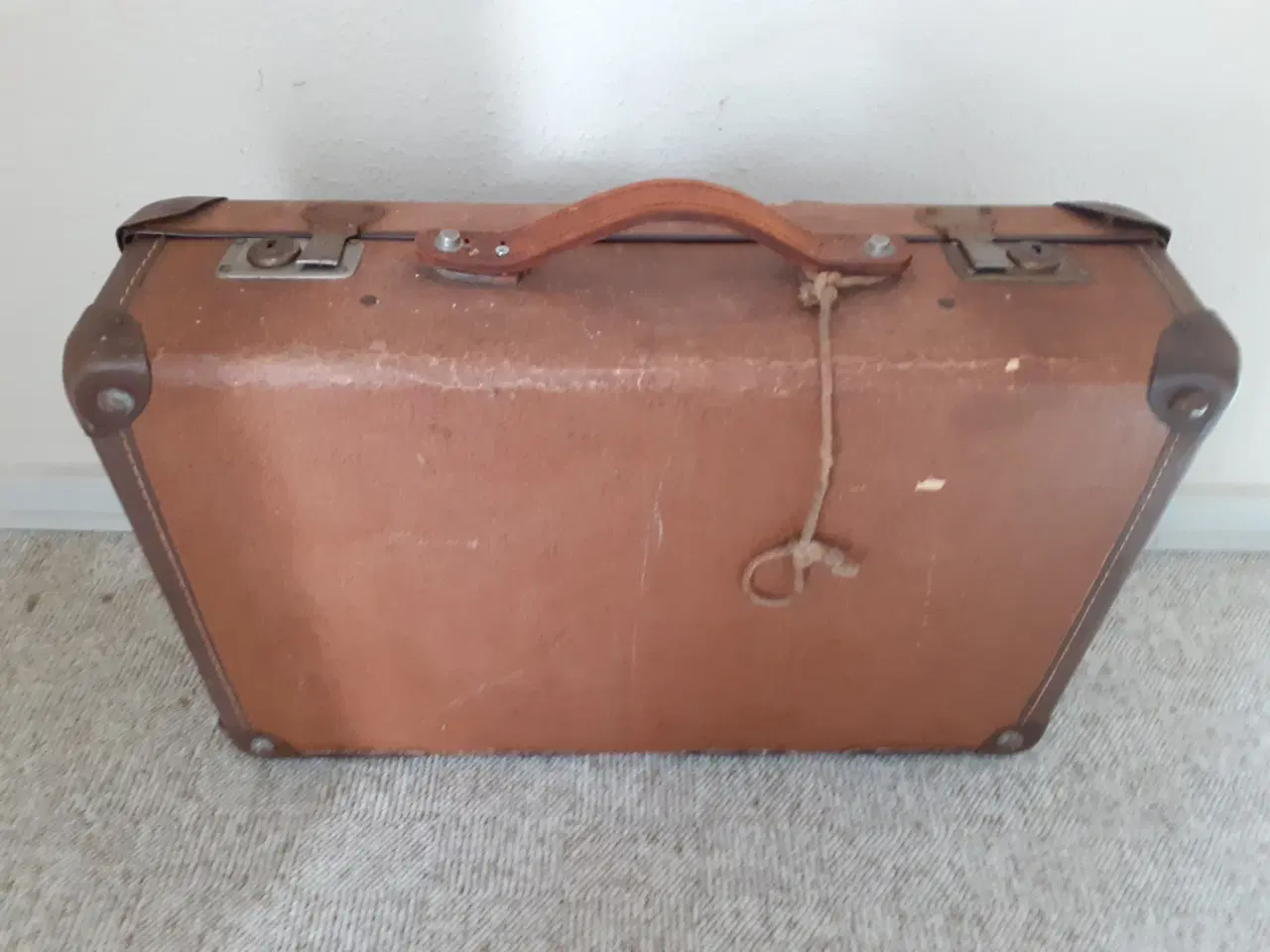 Billede 2 - Gl kuffert.
