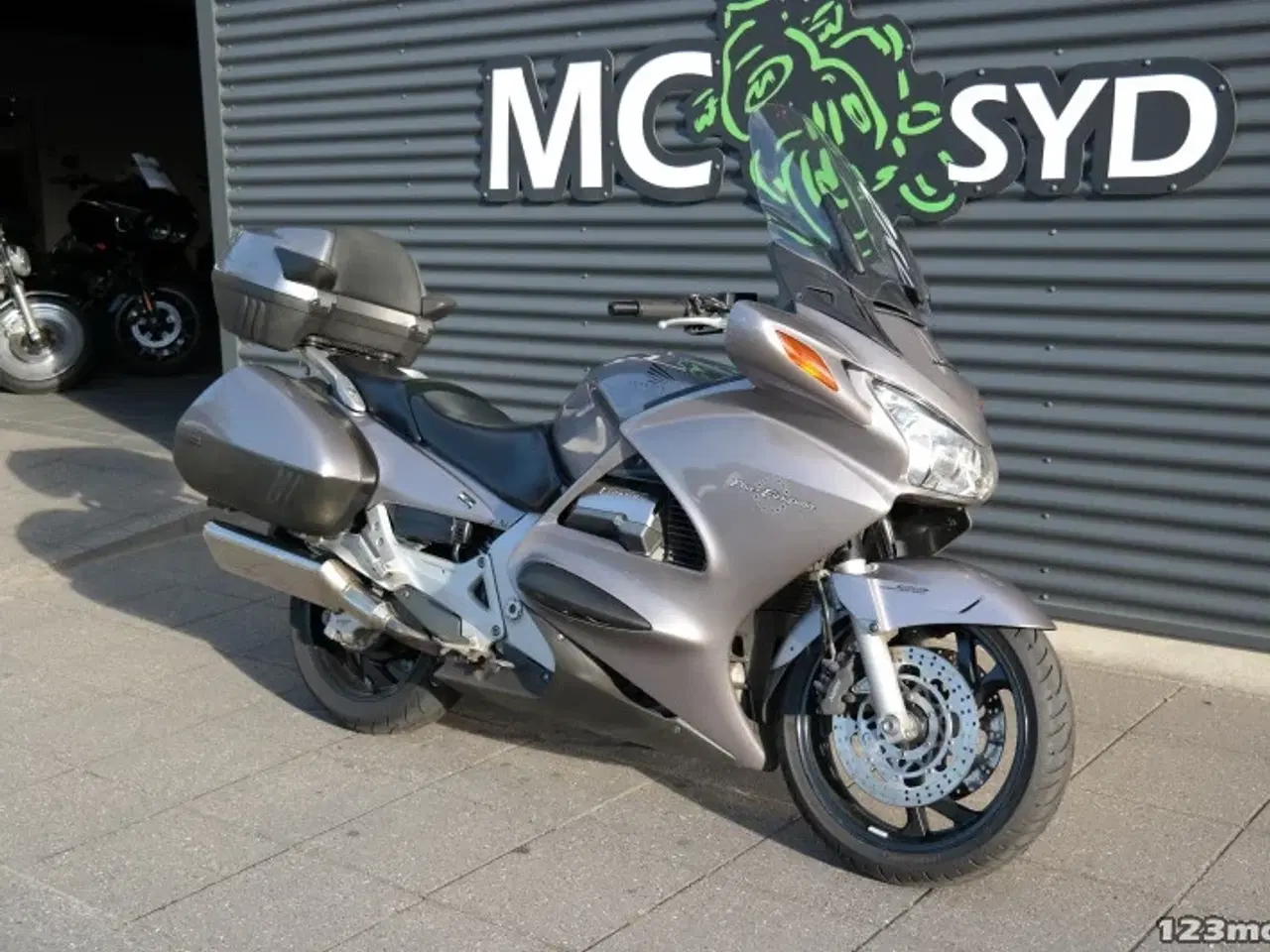 Billede 2 - Honda ST 1300 Pan European MC-SYD       BYTTER GERNE