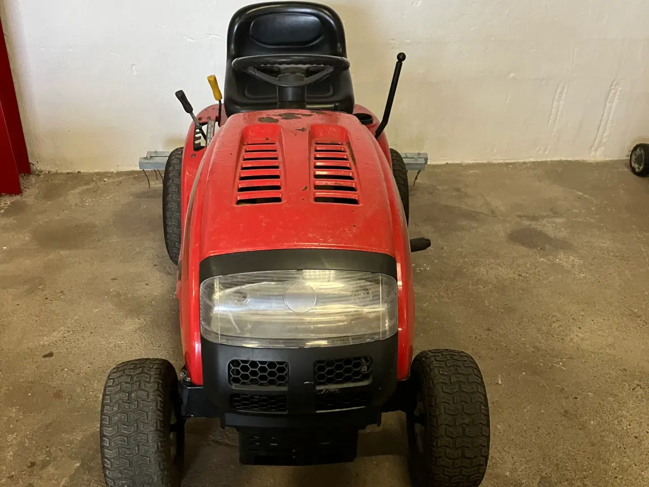 Billede 1 - MTD havetraktor med b/s motor, hydrostat.