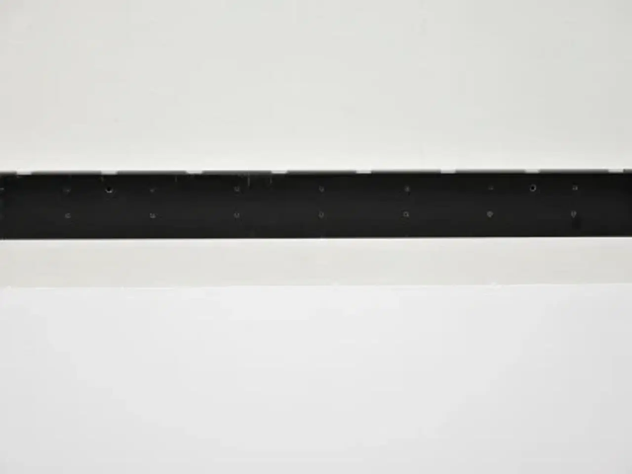 Billede 3 - Knax knagerække i sort med 8 alu knage