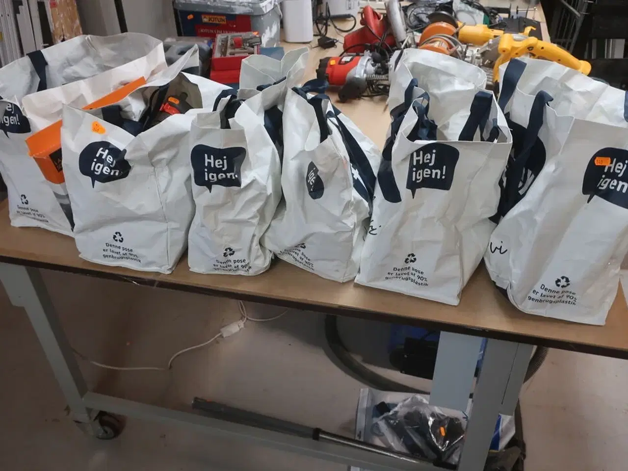 Billede 1 - 6 poser med div. Værktøj
