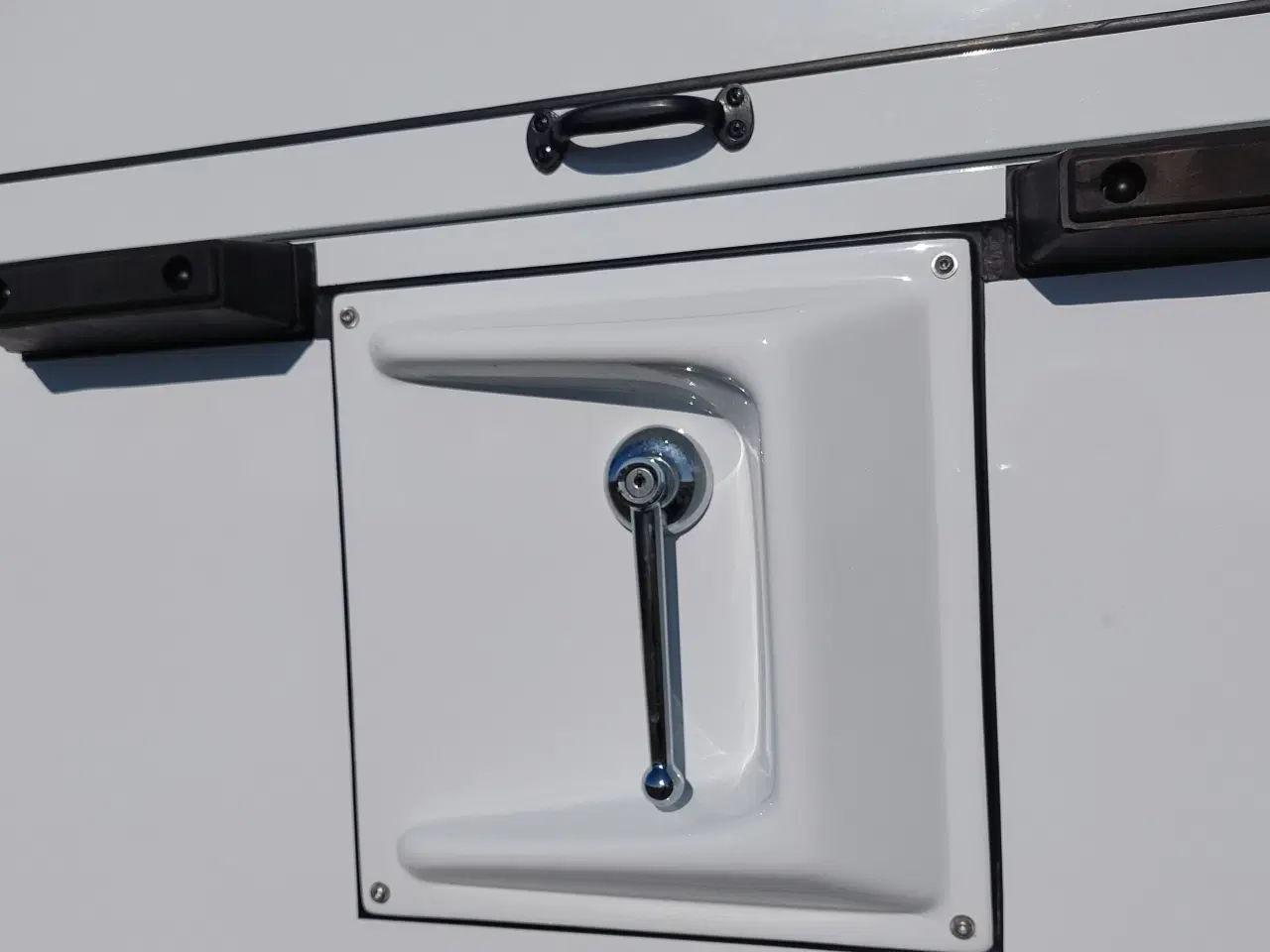 Billede 8 - Corso 2-Hestes Renault Master Hvid