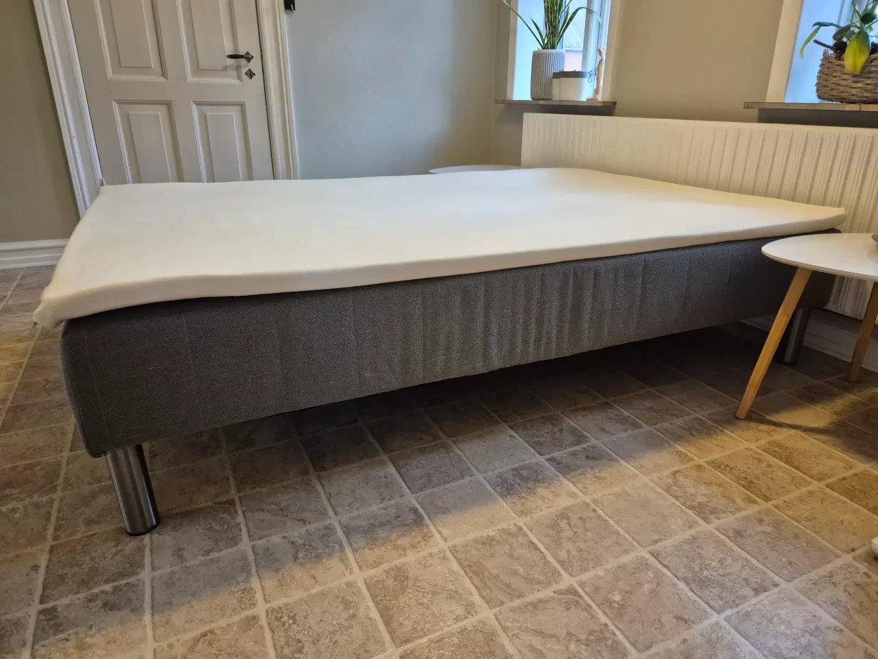 Billede 3 - Dobbeltseng med topmadras 140x200 cm